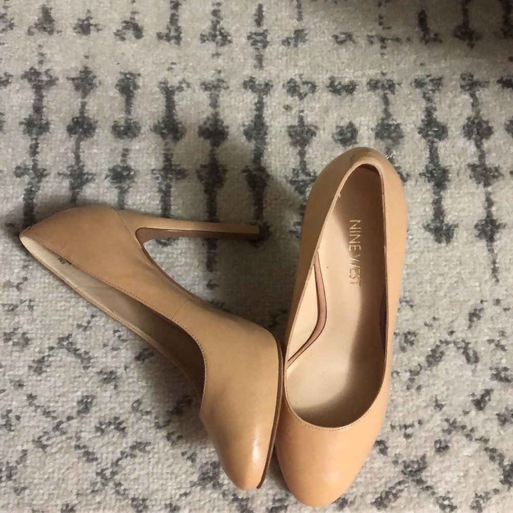 High Heels - Picture 2 of 4